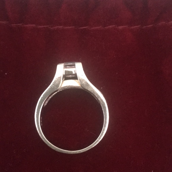 Sterling silver cubic zirconia ring size 8.5 - Picture 4 of 8